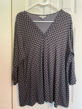 croft & barrow Gray and Black Printed V-Neck Tunic